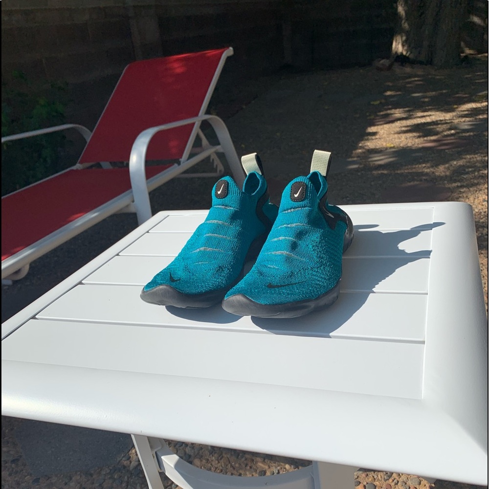 Nike 7.5 Teal/Turquoise Shoes Women